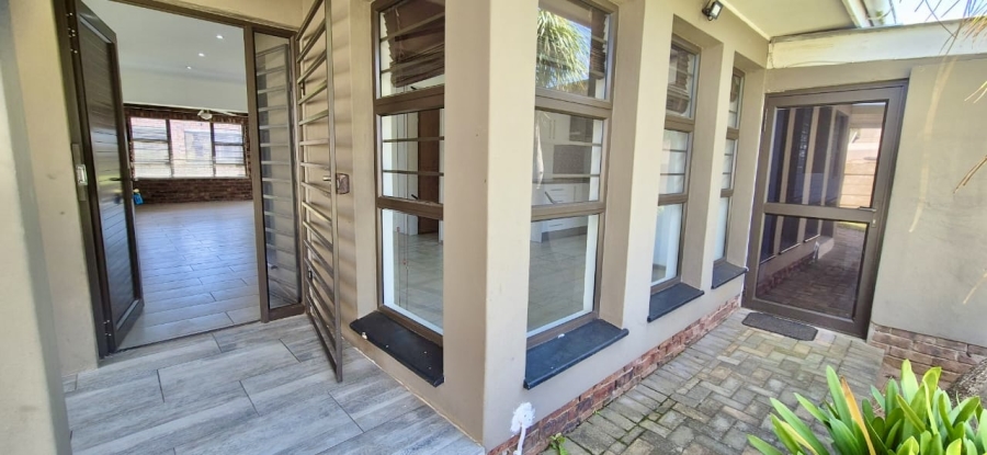 3 Bedroom Property for Sale in Rowallan Park Eastern Cape